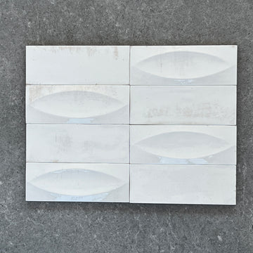 Stiled Bantham White Eye 7.5x20cm